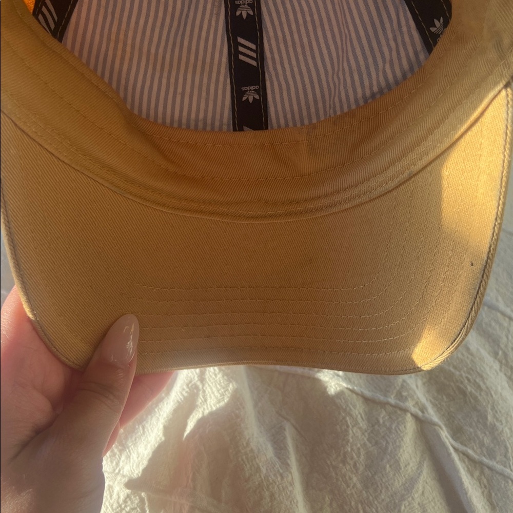 Adidas hat - Picture 4 of 6